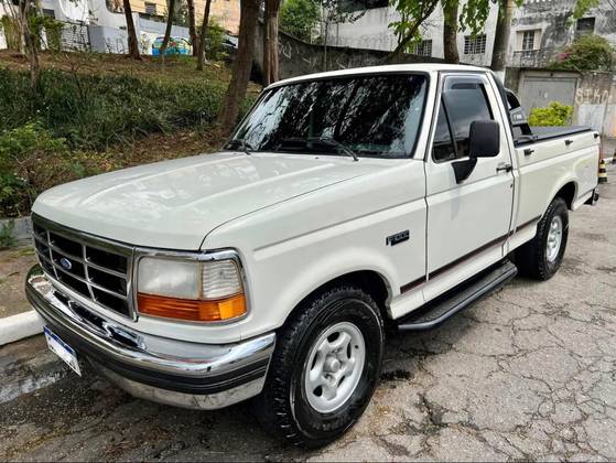 FORD F-1000 2.5 XLT 4X2 CS 8V TURBO DIESEL 2P MANUAL FORD F-1000 2.5 XLT 4X2 CS 8V TURBO DIESEL 2P MANUAL